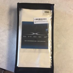 NWT SHEEX King Pillowcases (2)